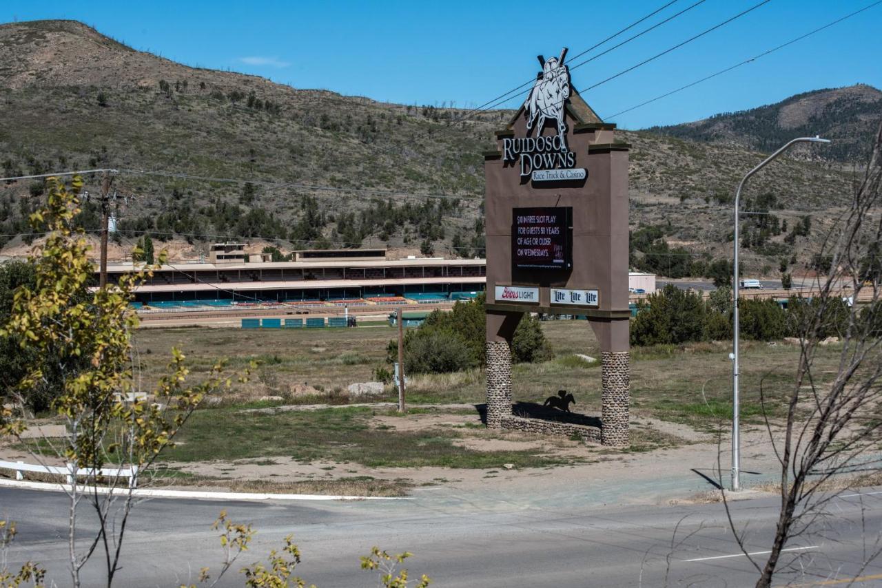 Sleeping Bear, 2 Bedrooms, Front Deck, Midtown, Sleeps 6 Ruidoso Exterior photo